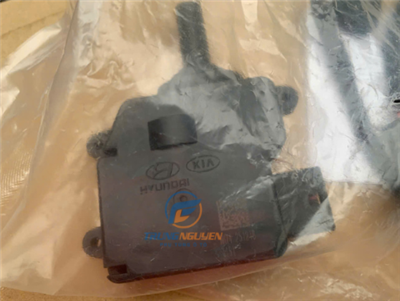 Công tắc mở nắp đổ xăng Sorento,Carnival - 81560P2000,81560R0000